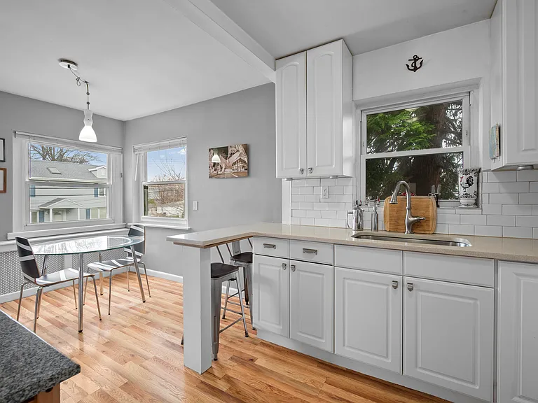 180 Tier St — Photo 6