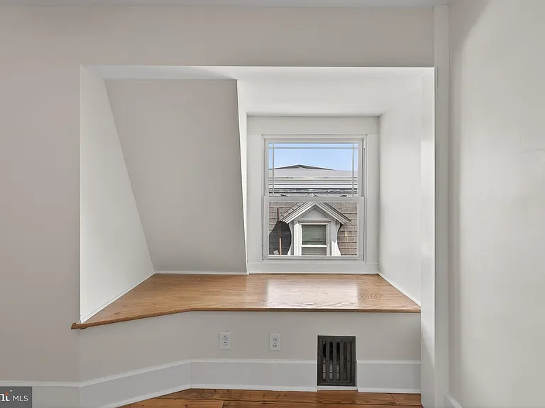 144 Gay St #2 — Photo 31