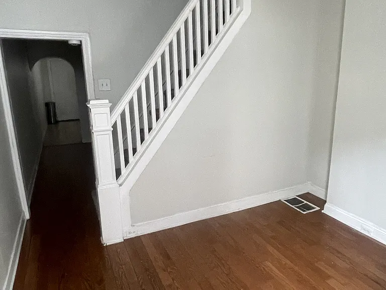 2312 Mercer St — Photo 2