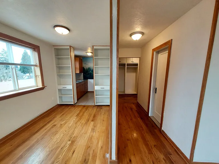 1204 S Proctor St — Photo 10