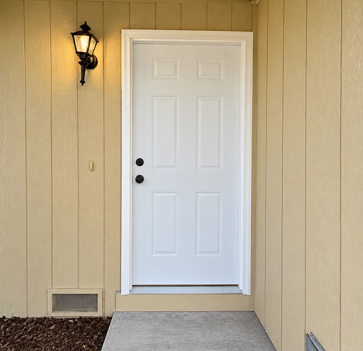2 bed, 1.5 bath, 1050 sqft, $2,450 — Photo 1