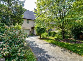 18 Druim Moir Ln, Philadelphia, PA 19118