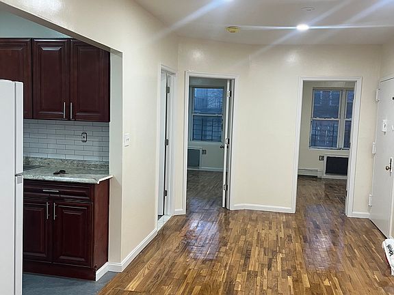 2nd image of 123 Somers St #3