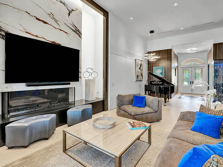 186 Golf Village Blvd — Photo 12