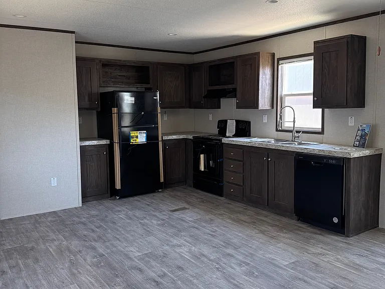 1128 E Main St — Photo 1