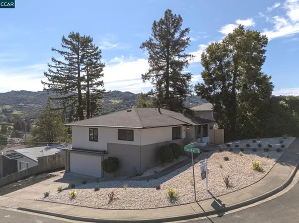 3090 Stephen Dr, Richmond, CA 94803