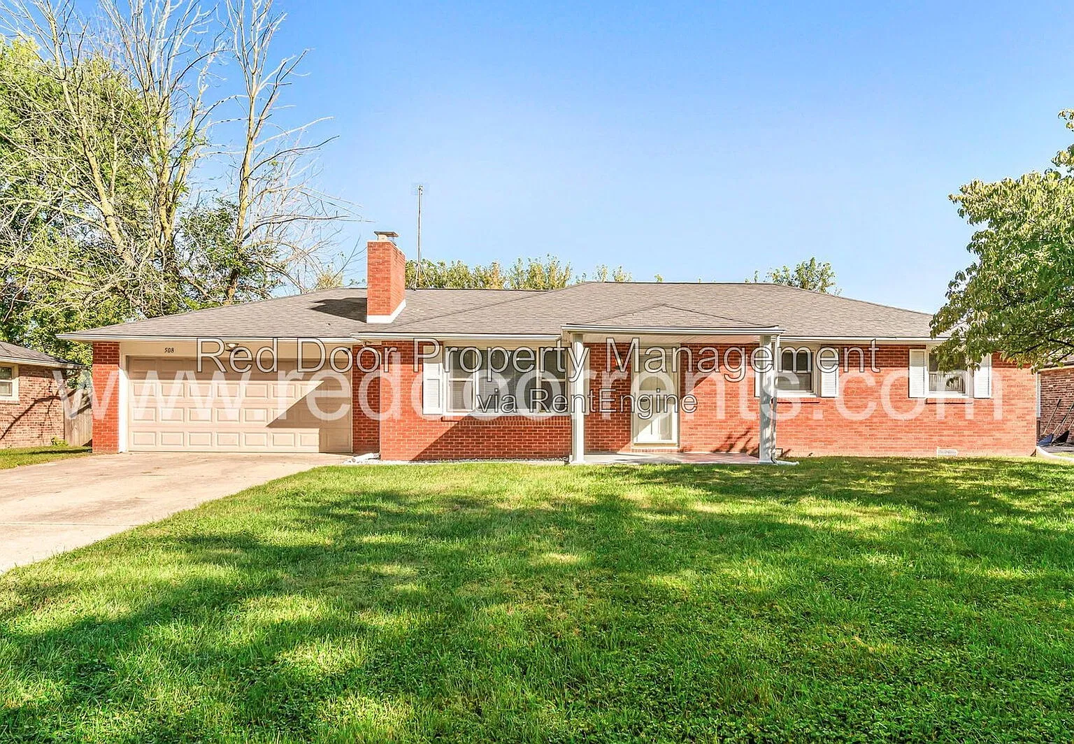 3 bed, 1.0 bath, 1305 sqft, $1,595 — Photo 2