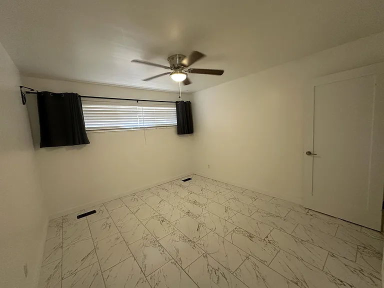650 N 300 W #216-1 — Photo 11