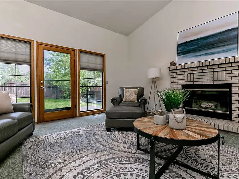 3177 E Stone Point Dr — Photo 4