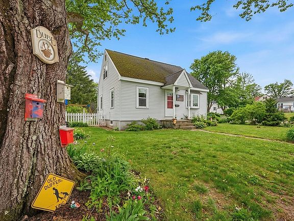 2nd image of 12 Bruce St