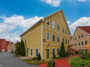 16 S Village Cir, Reinholds, PA 17569