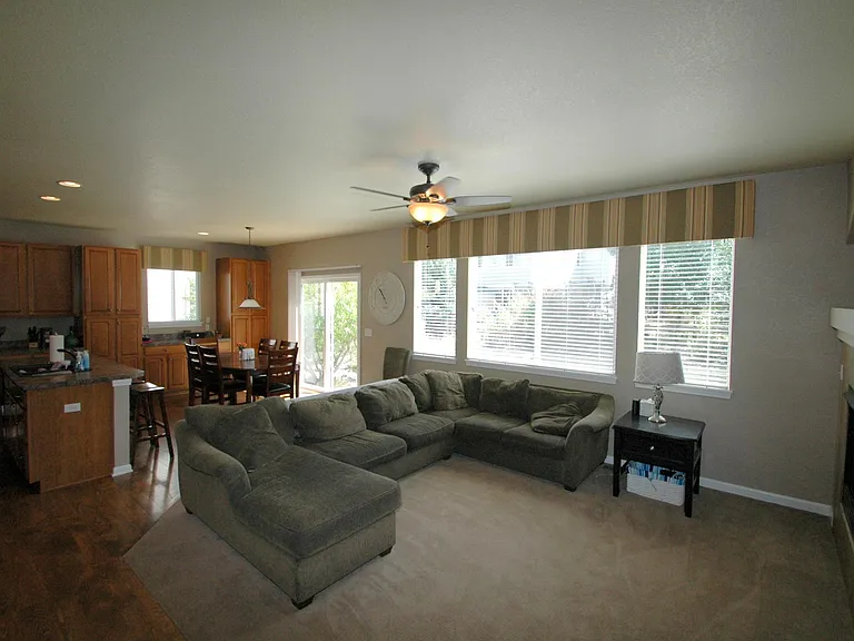 23172 Bay Oaks Ave — Photo 6