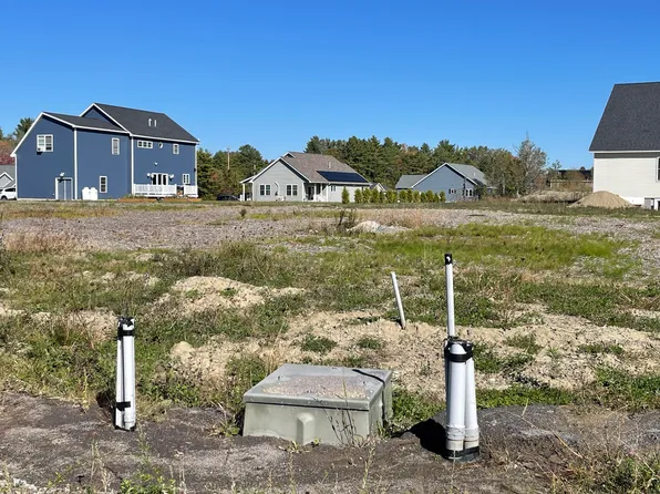 105 Fieldstone Drive, Augusta, ME 04330