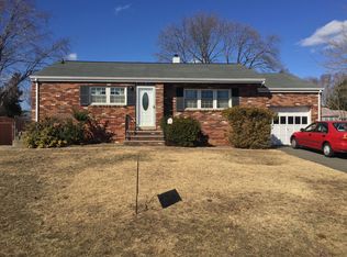 13 Park View Dr, Hazlet, NJ 07730