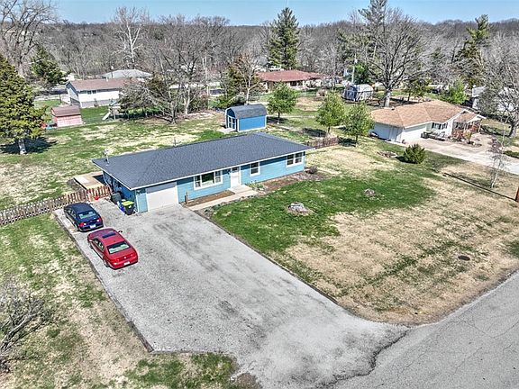 4th image of 4 Illini Dr