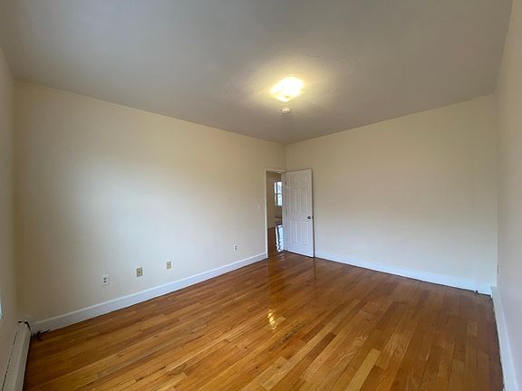 1st Bedroom, no closet