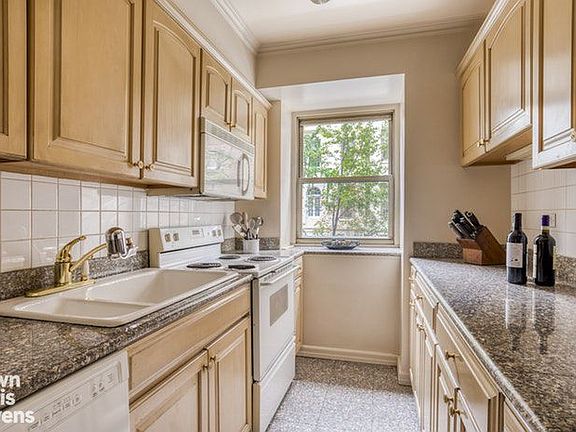 4th image of 112 E 81st St #2F