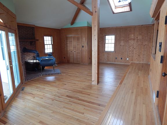 5th image of 1121 Lake Shore Dr W