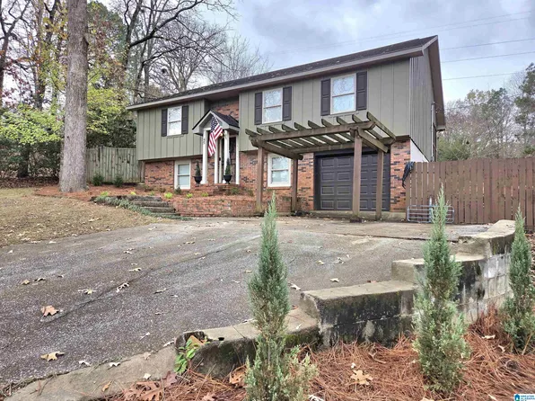 45 Barron Dr, Sylacauga, AL 35151
