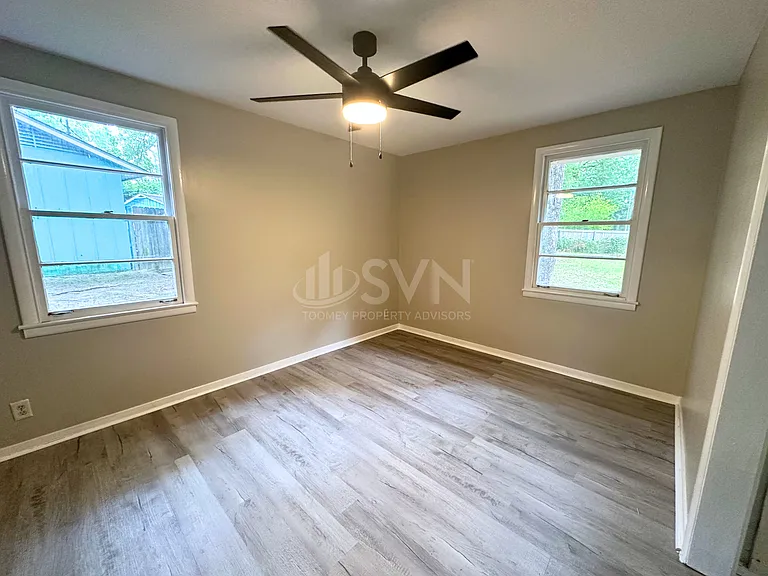 1104 Garland St — Photo 9