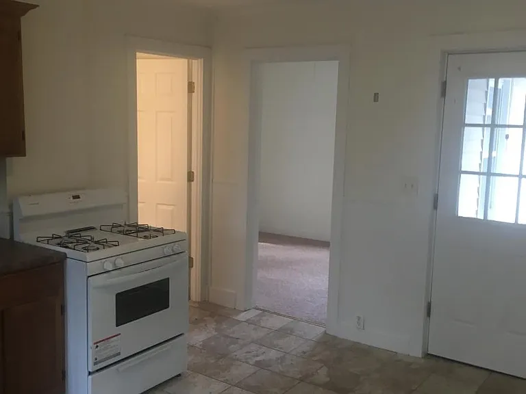 148 Walnut St #1 — Photo 6