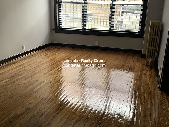 3rd image of 846 W Montrose Ave APT 203