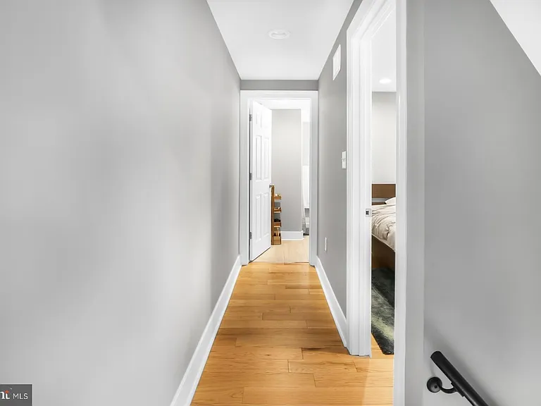 441 E Flora St — Photo 15