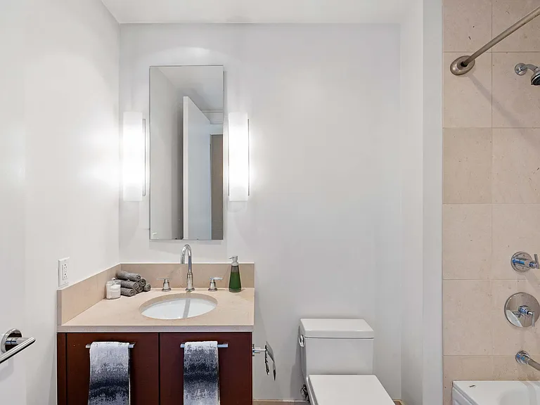 301 Mission St #27B — Photo 27
