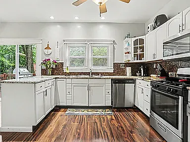 207 E Blake Ave — Photo 15