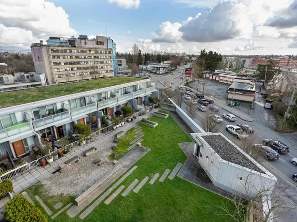 2770 Sophia St #709, Vancouver, BC V5T 0A4