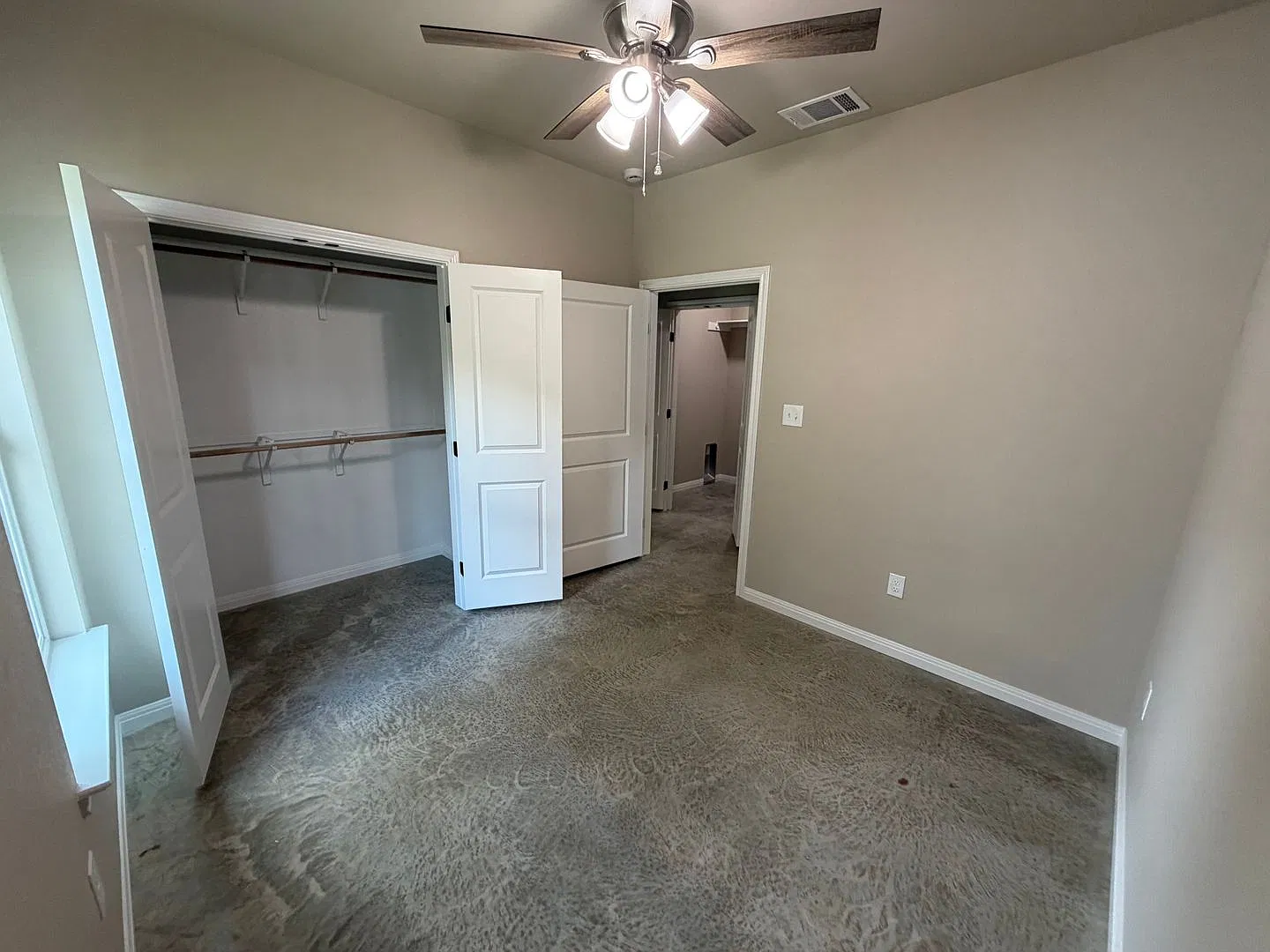 1015 Preston Unit B — Photo 3
