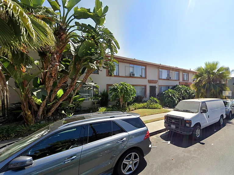 1720 Harvard Blvd — Photo 4