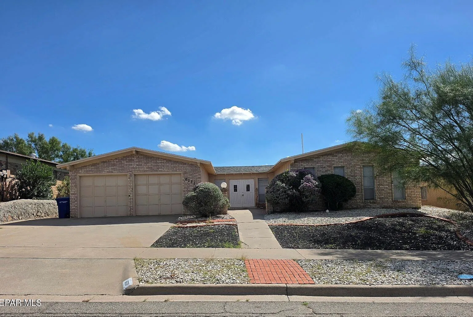 4 bed, 2.0 bath, 1898 sqft, $1,950 — Photo 1