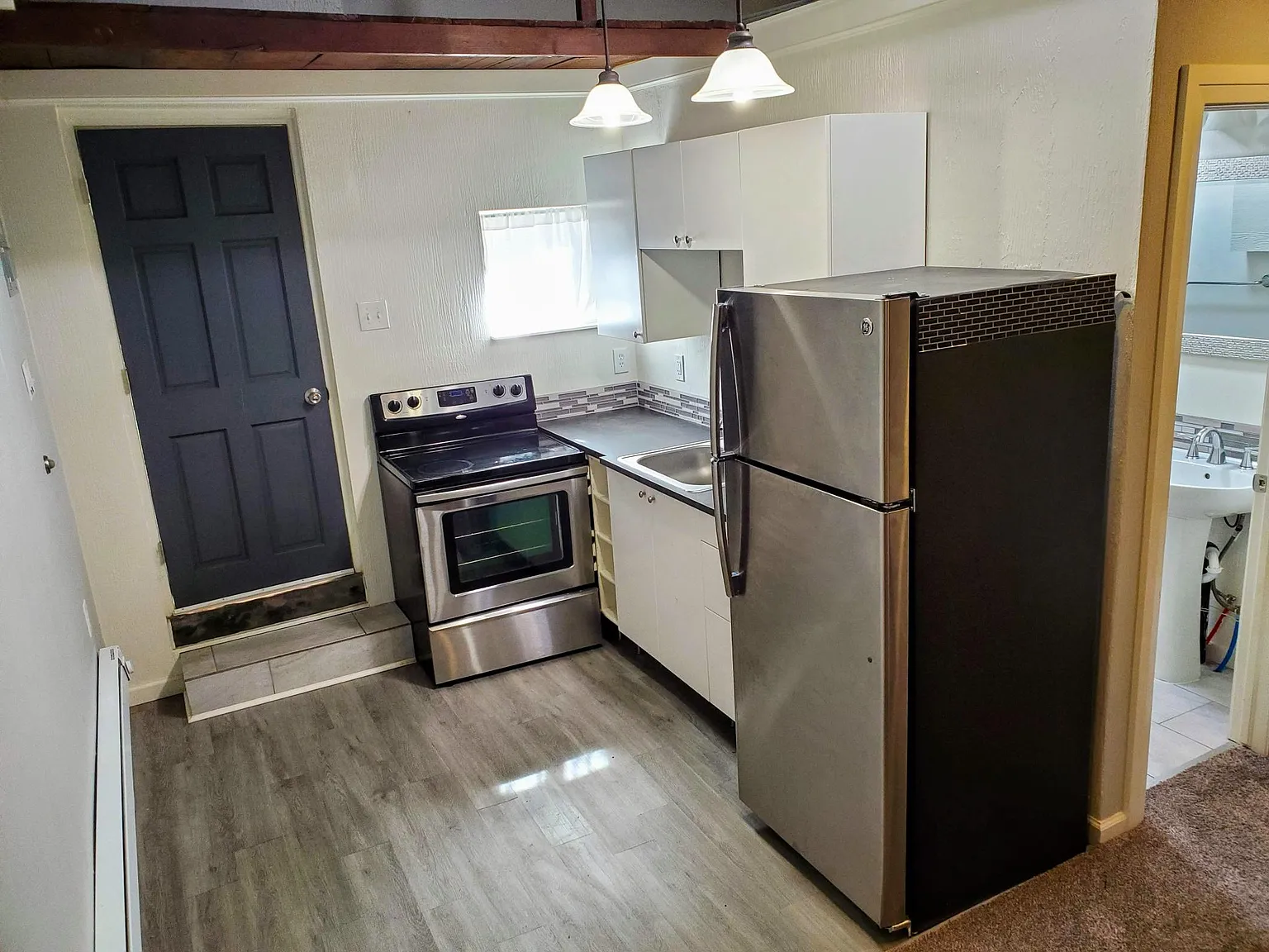 Studio, 350 sqft, $1,100 — Photo 2