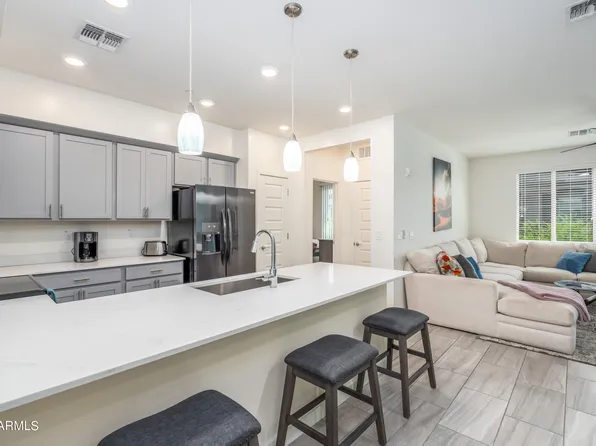 2778 S VOYAGER Drive #103, Gilbert, AZ 85295