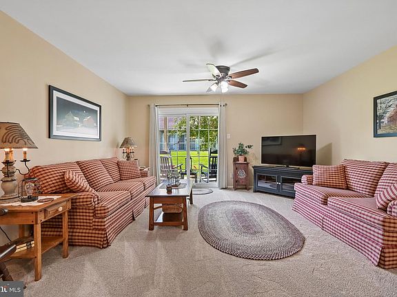 2nd image of 5105A Adelaide Dr