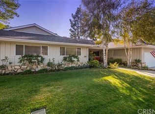 15960 Meadowcrest Rd, Sherman Oaks, CA 91403