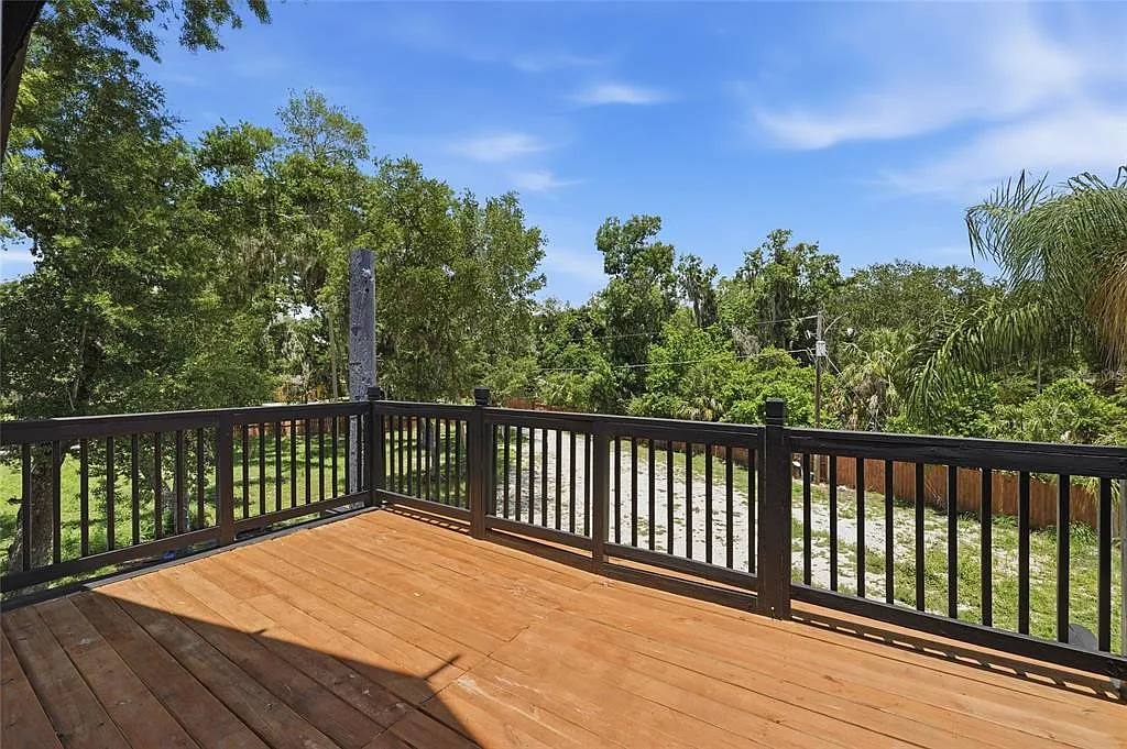3 bed, 2.0 bath, 2456 sqft, $3,650 — Photo 3