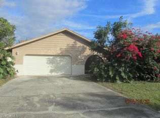 902 Bluebird St, Naples, FL 34104