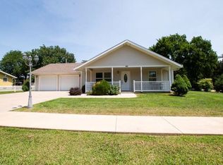 602 Lawrence Ave, Durham, KS 67438