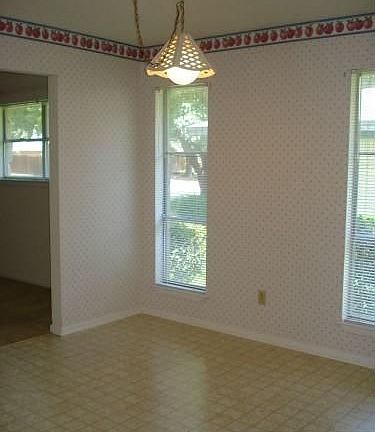 5th image of 3301 Glenmont Dr