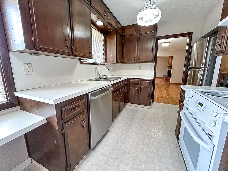 1550 Corina Dr SE — Photo 11