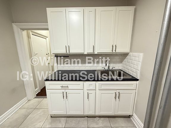 4th image of 125-127 Corbin Ave #306