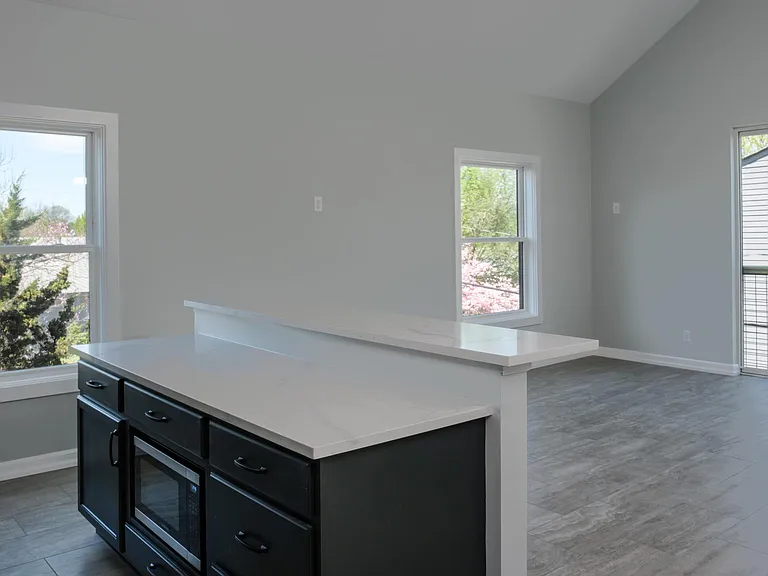 1737 Frankfort Ave #203 — Photo 5