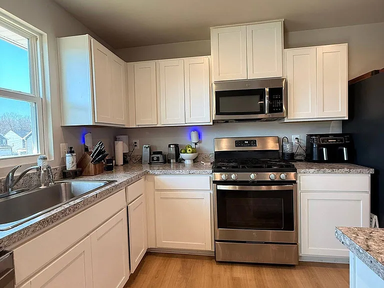 14 Snickers Ct — Photo 3