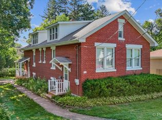 112 Grace Ln, Fox River Grove, IL 60021