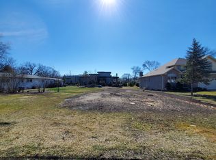 985 E Red Oak St, Addison, IL 60101