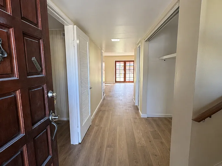 2434 Seawind Dr — Photo 2