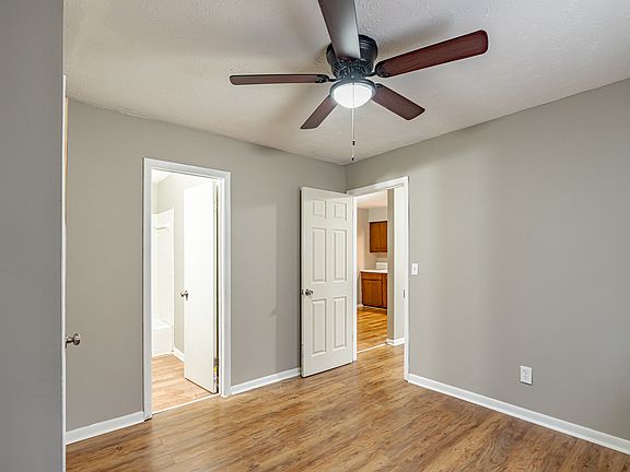 4th image of 421 N Woodland Dr #7