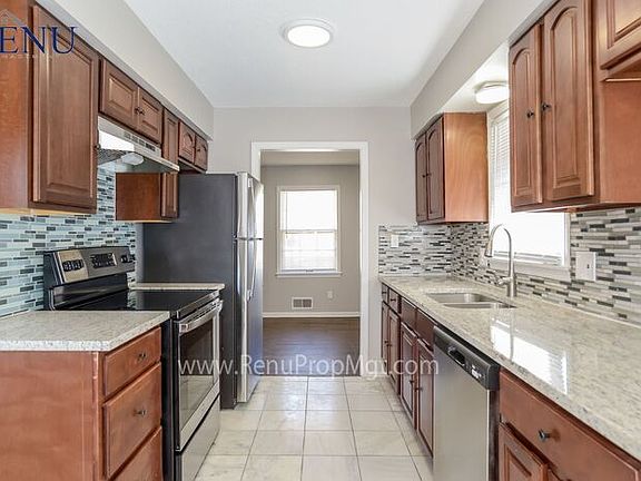 3rd image of 8309 E 104th Ter